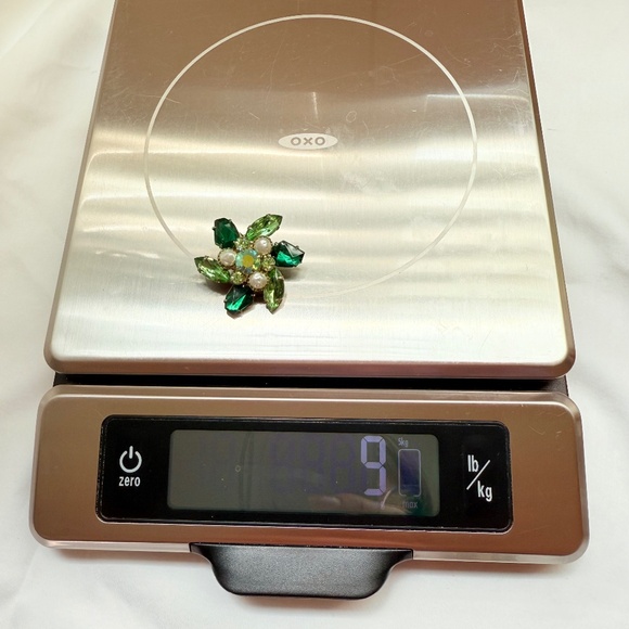 Signed Judy Lee Green Glass w/Uranium Faux Pearl and Green AB Clip Earrings - Picture 9 of 12